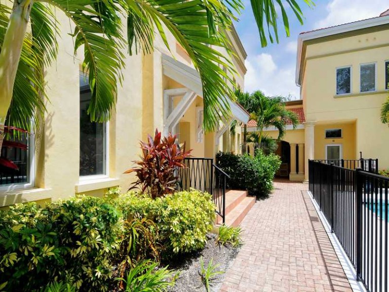 The Villas on Laurel Condos for sale Downtown Sarasota Condos